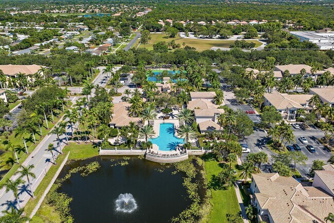 2803 Sarento Pl in Palm Beach Gardens, FL - Foto de edificio - Building Photo