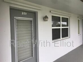 630 Layne Blvd in Hallandale Beach, FL - Building Photo - Building Photo
