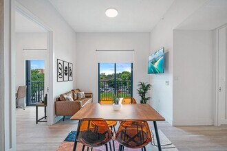 626 NW 11th Ave in Miami, FL - Building Photo - Building Photo