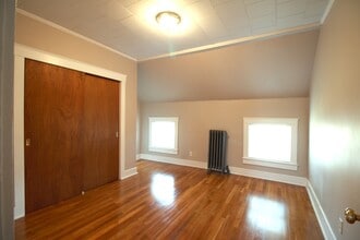 112 Prospect St, Unit Unit #2 in Somerset, MA - Building Photo - Building Photo