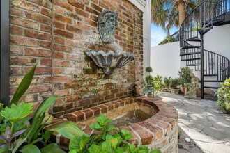 9 W Gordon St in Savannah, GA - Building Photo - Building Photo
