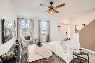 409 NE 12th St in Homestead, FL - Building Photo - Building Photo