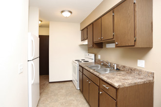 Kensington Place Apartments in Toledo, OH - Building Photo - Interior Photo