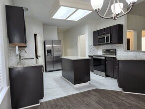 6323 Laurel Run in Houston, TX - Building Photo - Building Photo