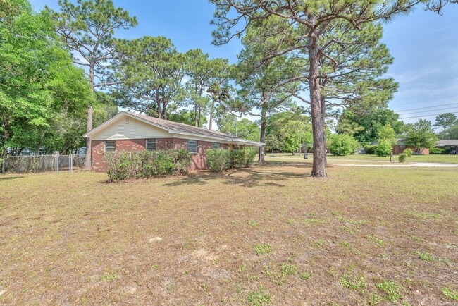 385 Lincoln Ave in Valparaiso, FL - Building Photo - Building Photo