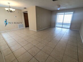 7124 Isle Dr in Port Richey, FL - Building Photo - Building Photo