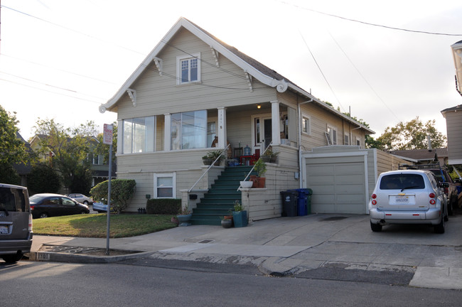 1301 Regent/2447 Encinal in Alameda, CA - Building Photo - Building Photo