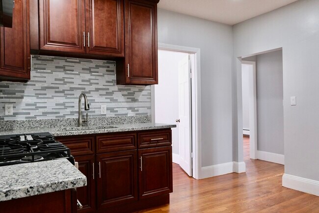 23 Granfield Ave, Unit 3 in Boston, MA - Building Photo - Building Photo