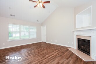 2021 Sugarbush Dr in Charlotte, NC - Building Photo - Building Photo