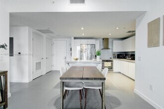 1600 NE 1st Ave, Unit 2207 in Miami, FL - Building Photo - Building Photo