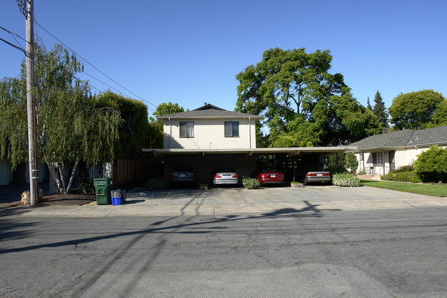 929 Fremont St in Menlo Park, CA - Foto de edificio - Building Photo