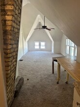 2010 N Oakland Ave, Unit C in Milwaukee, WI - Building Photo - Building Photo