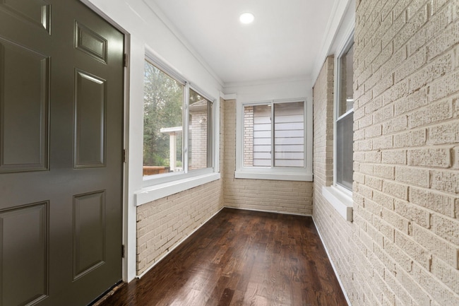 1956 W 14th Ave in Gary, IN - Foto de edificio - Building Photo