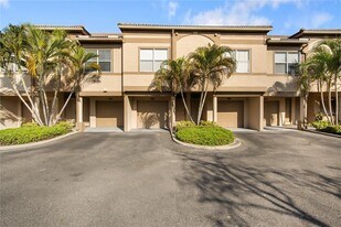 624 Arbor Lake Ln in Tampa, FL - Building Photo