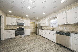 20335 Palmer Rd in Harrah, OK - Building Photo - Building Photo