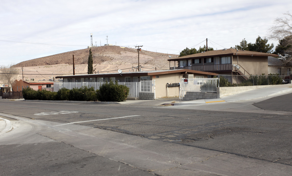 851 Nancy St in Barstow, CA - Building Photo