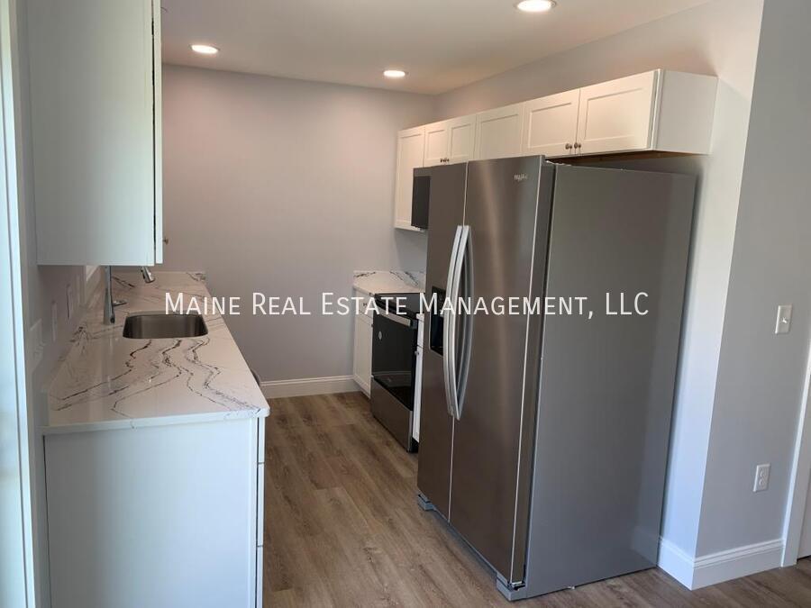 208 Rocky Rdg Dr in Hermon, ME - Building Photo