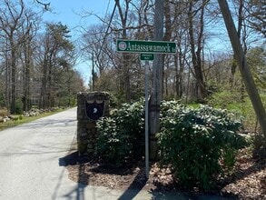 7 Anawan Rd in Mattapoisett, MA - Building Photo - Building Photo