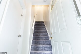 200 Plainfield Rd in Edison, NJ - Building Photo - Building Photo
