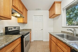135 Warren Ave in Morgan Hill, CA - Building Photo - Building Photo