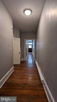 133 W Sharpnack St photo'