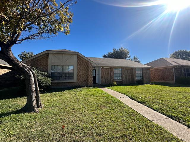 2532 Independence Dr in Mesquite, TX - Foto de edificio - Building Photo