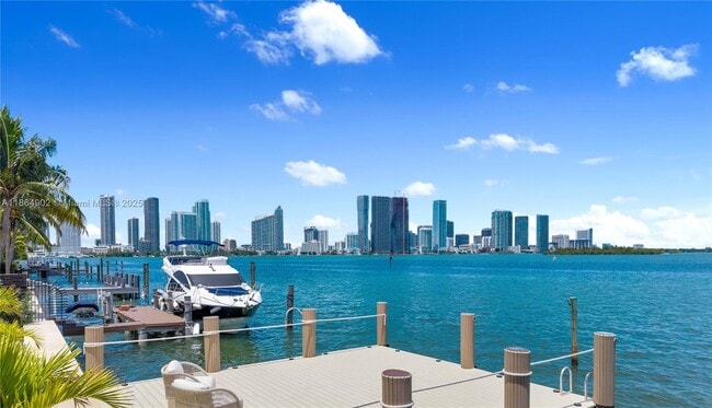 property at 1111 N Venetian Dr