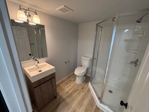 4551 4th Ave NE, Unit Basement Unit in Seattle, WA - Building Photo - Building Photo