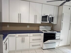 3242 Perimeter Dr in Greenacres, FL - Building Photo - Building Photo