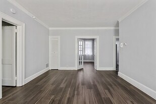 21 Peachtree Memorial Dr NW