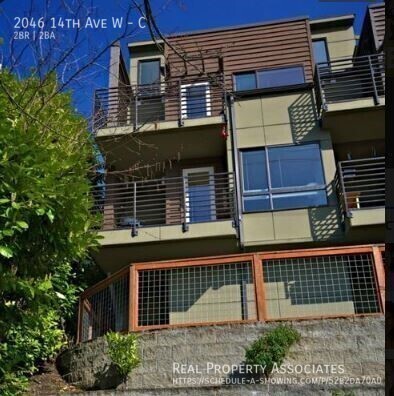 2046 14th Ave W in Seattle, WA - Building Photo