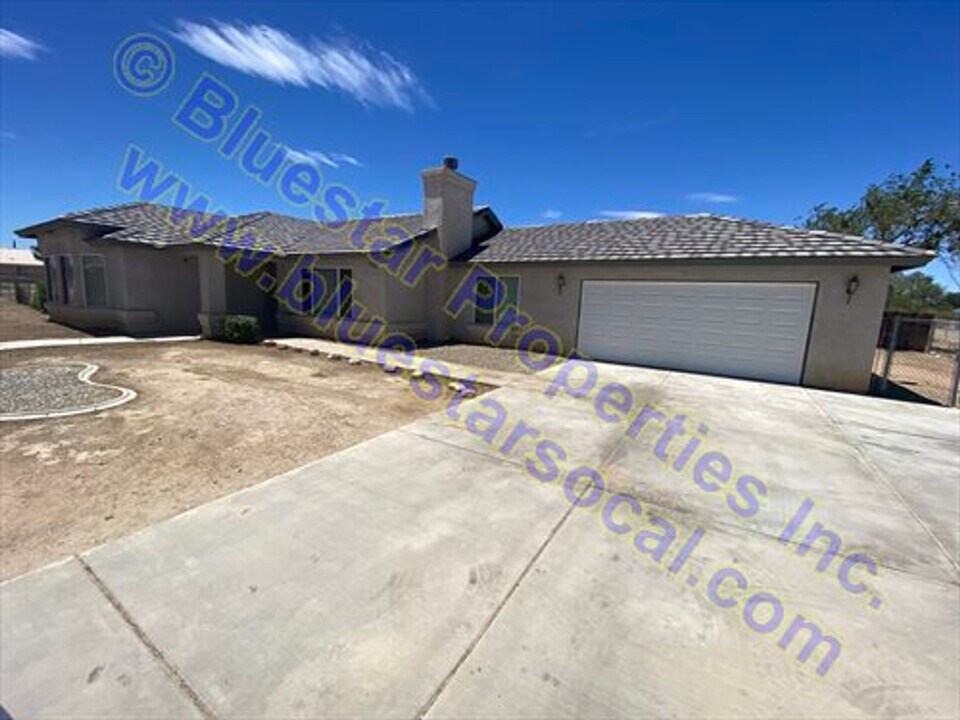 13460 Cahuenga Rd in Victorville, CA - Building Photo