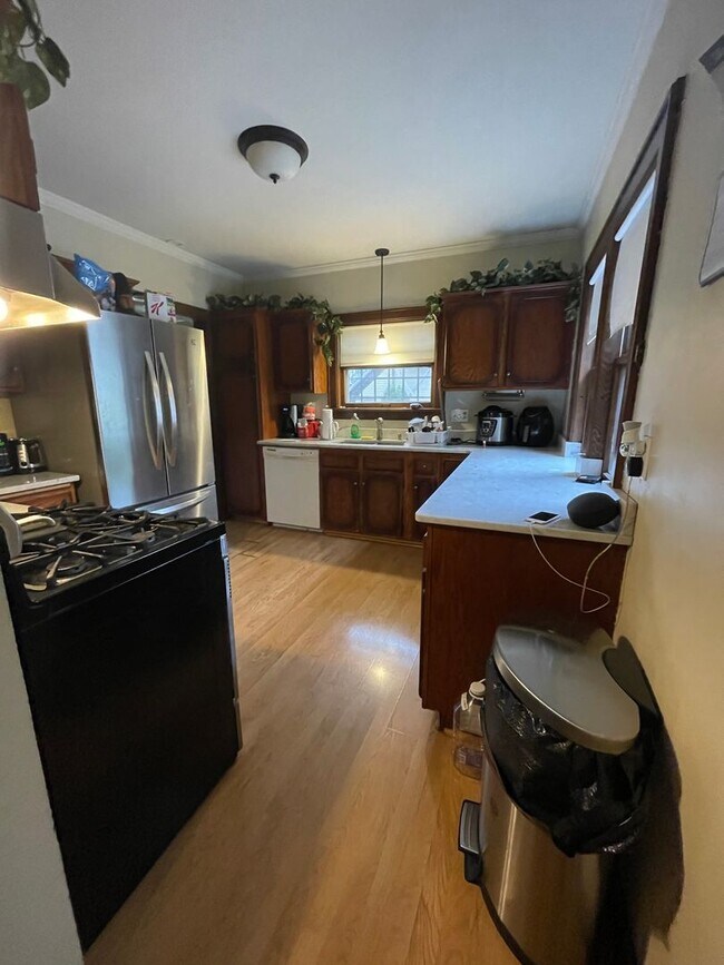 property at 417 West Ave
