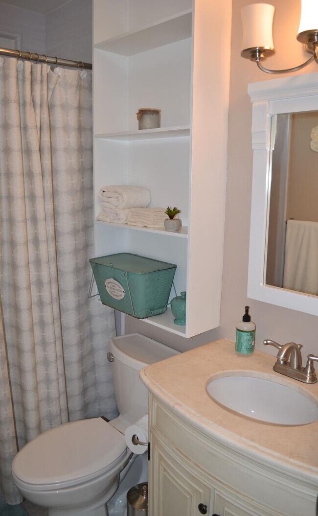 1235 Terra Nova Blvd in Pacifica, CA - Building Photo - Building Photo