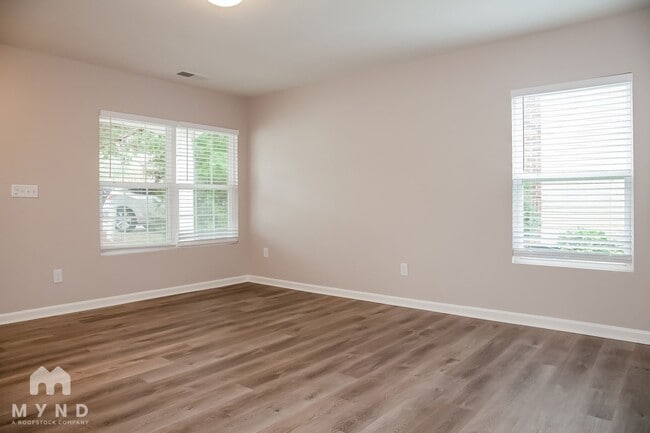 10700 Parnie Ct in Charlotte, NC - Building Photo - Building Photo
