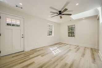 3099 Delowe Dr in East Point, GA - Building Photo - Building Photo