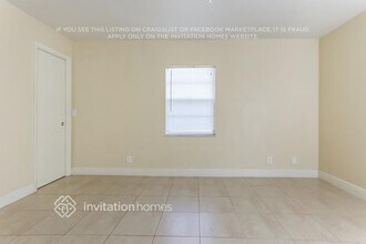 4060 Kent Ave in Lake Worth Beach, FL - Foto de edificio - Building Photo