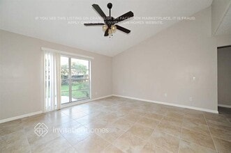 1618 Crossridge Dr in Brandon, FL - Building Photo - Building Photo