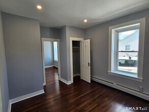 301 Roosevelt Dr in Derby, CT - Building Photo - Building Photo