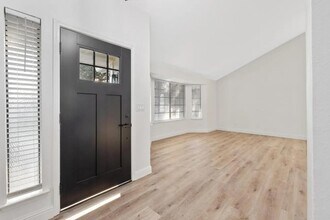 6379 N Forestiere Ave in Fresno, CA - Building Photo - Building Photo