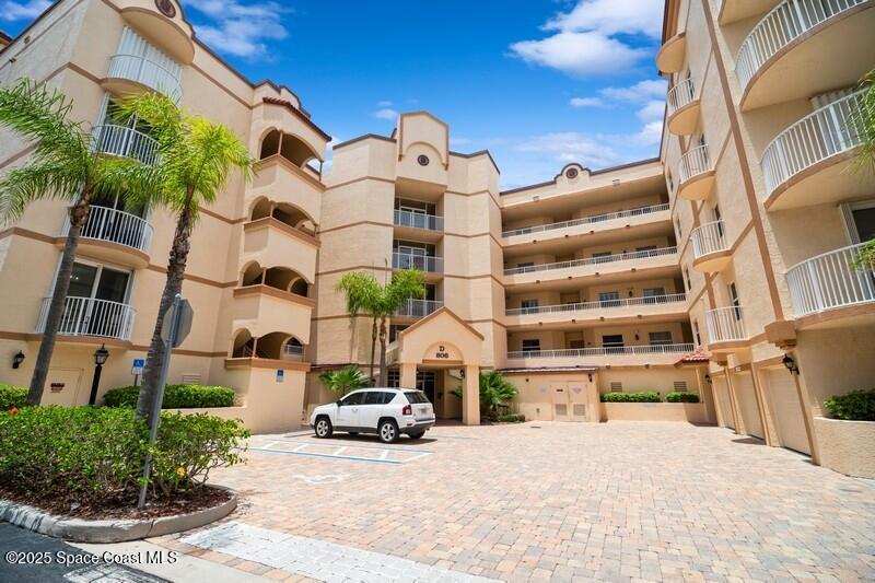 806 Mystic Dr in Cape Canaveral, FL - Building Photo
