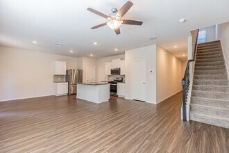 6806 Prue Rd in San Antonio, TX - Building Photo - Building Photo