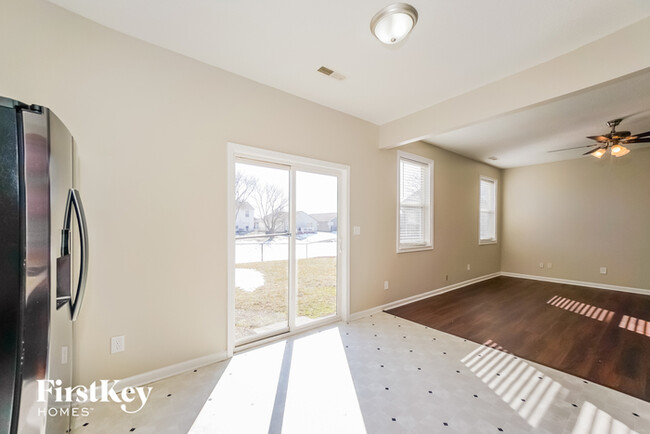 623 Rocky Meadow Dr in Greenwood, IN - Building Photo - Building Photo