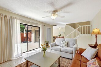 2332 23rd Ct in Jupiter, FL - Building Photo - Building Photo