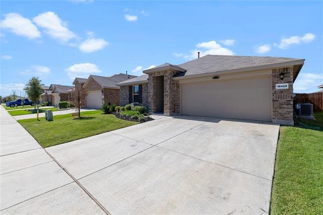 16429 Porterfield Ln in Justin, TX - Building Photo - Building Photo