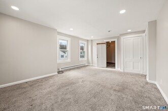 63 Park Ave in Enfield, CT - Building Photo - Building Photo