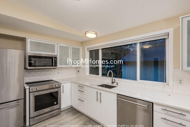 property at 7018 SW Montauk Cir