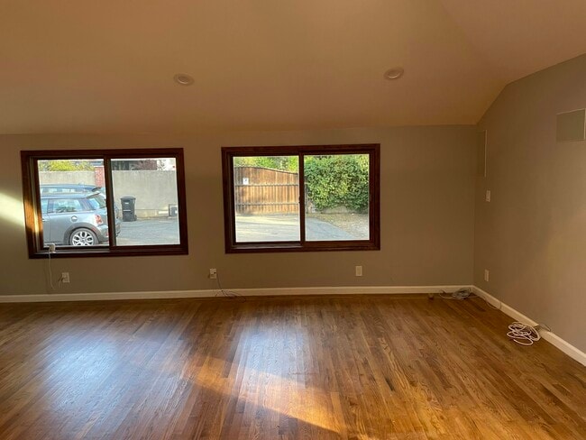 1875 University Ave in Palo Alto, CA - Building Photo - Building Photo