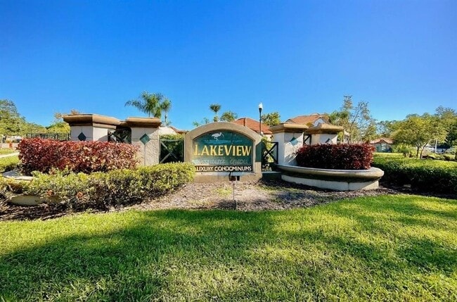 18106 Peregrines Perch Pl in Lutz, FL - Building Photo - Building Photo