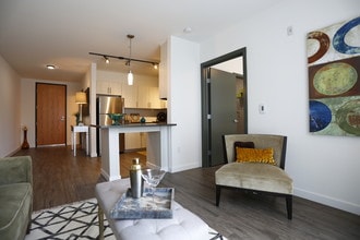 Greenwood Place Apartments in Seattle, WA - Building Photo - Building Photo